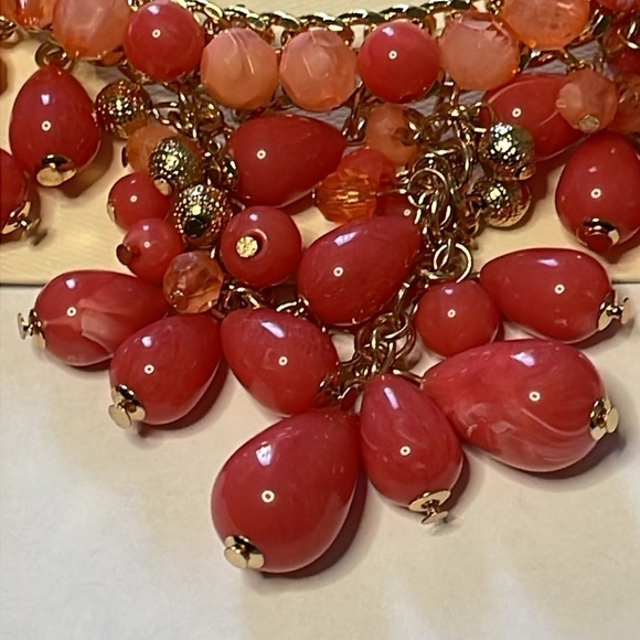 NWT New Directions Grape Cluster Fashion Statement Necklace Gold Tone Coral - Picture 2 of 6